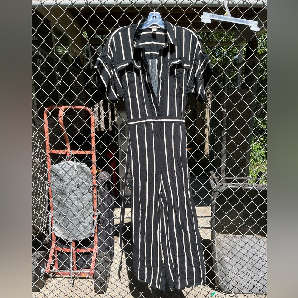 H&M - Black/White Short Sleeve Jumpsuit